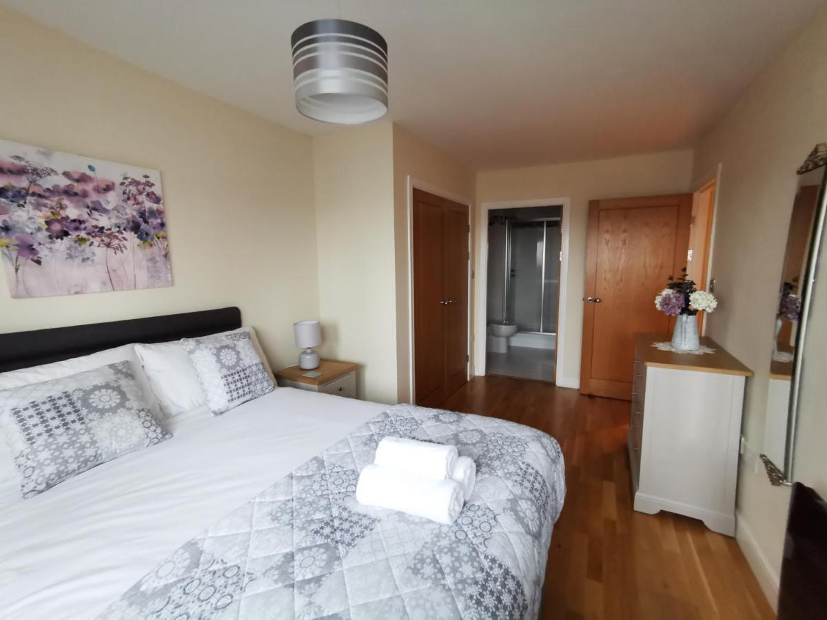 2 Bedroom City Centre Apartment With Free Parking Cardiff Dış mekan fotoğraf